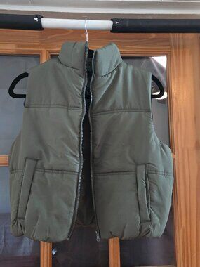 Urban Planet Puffer Vest Size S Olive Green Sleeveless Jacket NEW with Tags